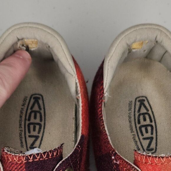 Keen Women Elsa III Red Plaid Wool Flannel Sneaker Size 7.5 - Picture 8 of 8